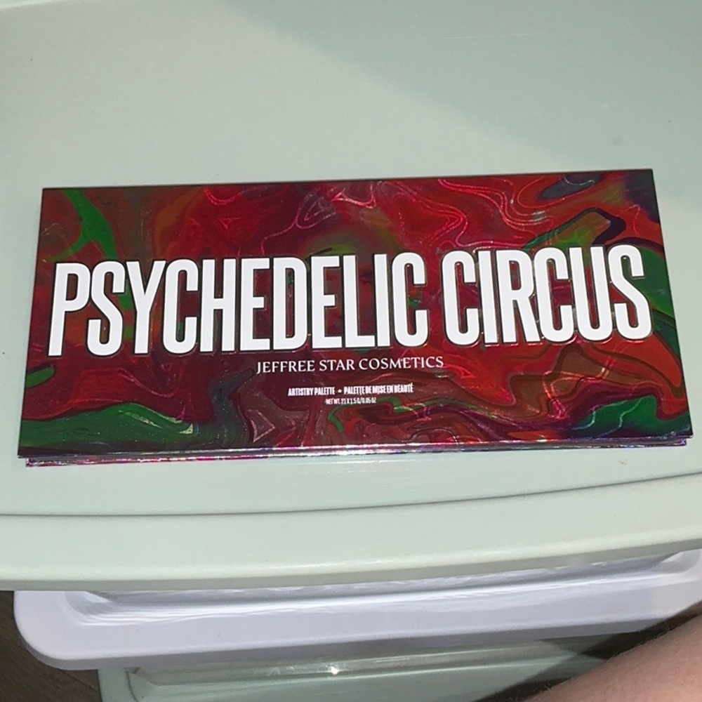 Jeffree Star Psychedelic Circus Palette new without box